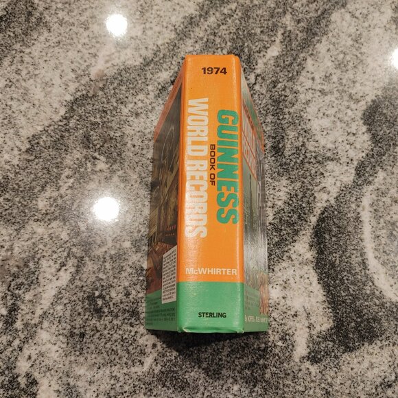 Guinness Book Of World Records 1974 By Norris & Ross McWhirter - Picture 3 of 12